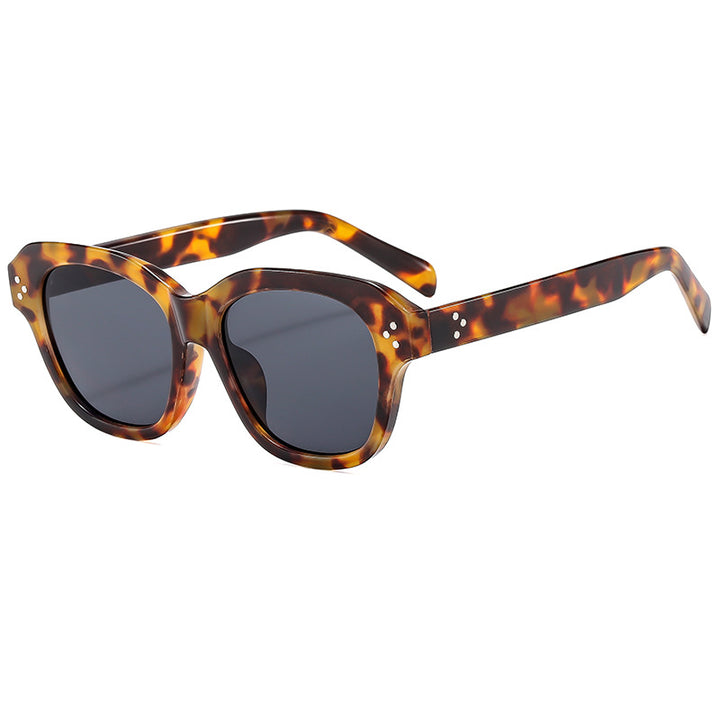 Dame solbrille i elegant retrostil med høyt beskyttende UV-filter Skanto