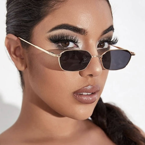 Dame geometrisk solbrille i minimalistisk design Skanto