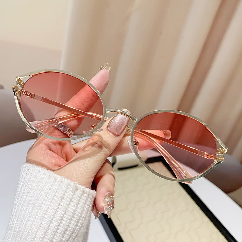 Dame elegant Cat-Eye solbriller med fin metallramme Skanto
