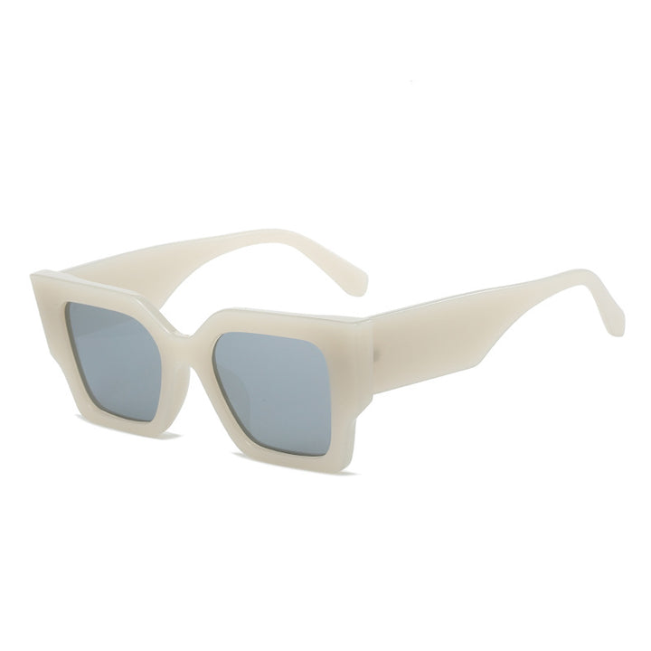 Dame Modisquadrat solbrille med bred ramme og UV-beskyttelse Skanto