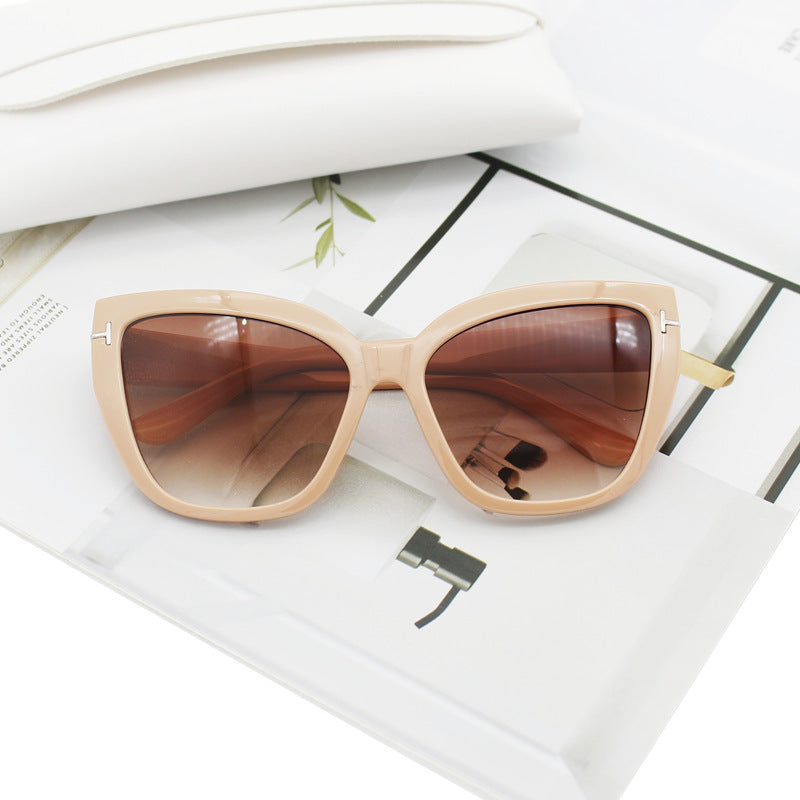 Dame Cat-Eye solbriller med elegante aksenter Skanto