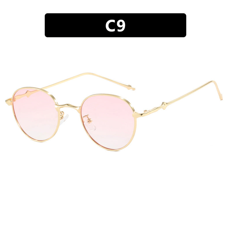 Dame elegant solbrille i moderne oval design Skanto