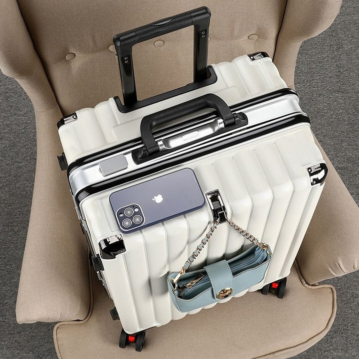 Hardplasttrolley med integrert USB-ladeport og multifunksjonell lagring Skanto