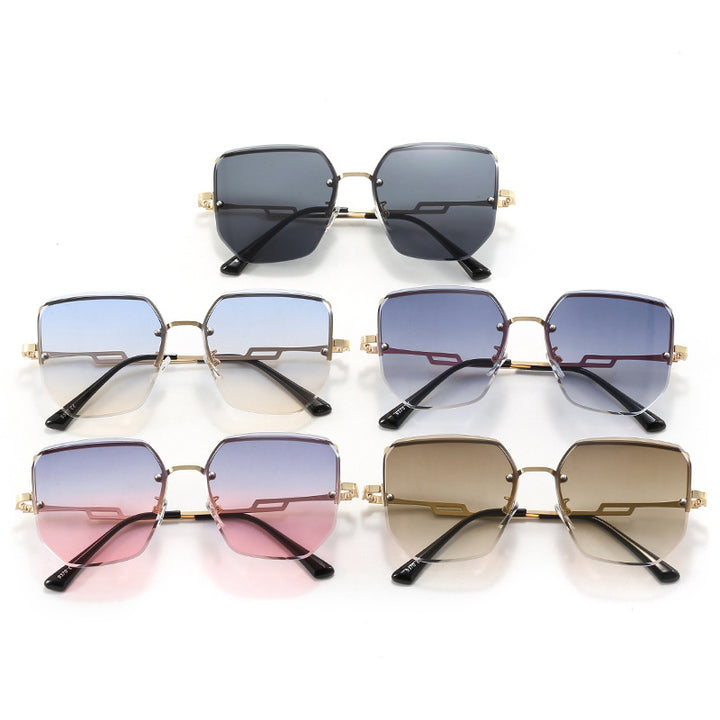 Dame geometrisk designer-solbrille med speilende linser Skanto