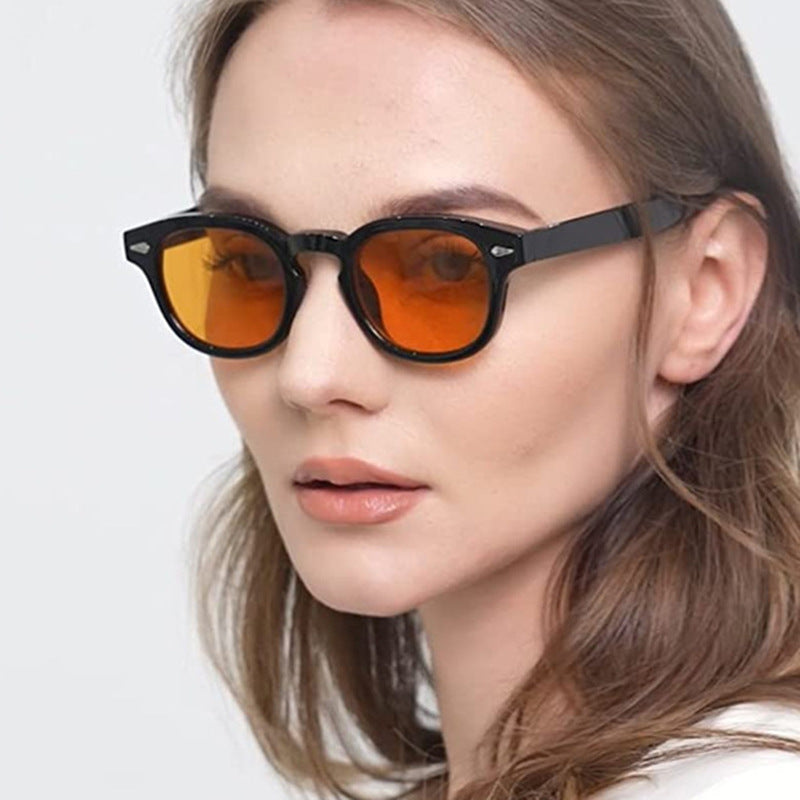 Dame rund solbrille med elegant design og UV-beskyttelse Skanto