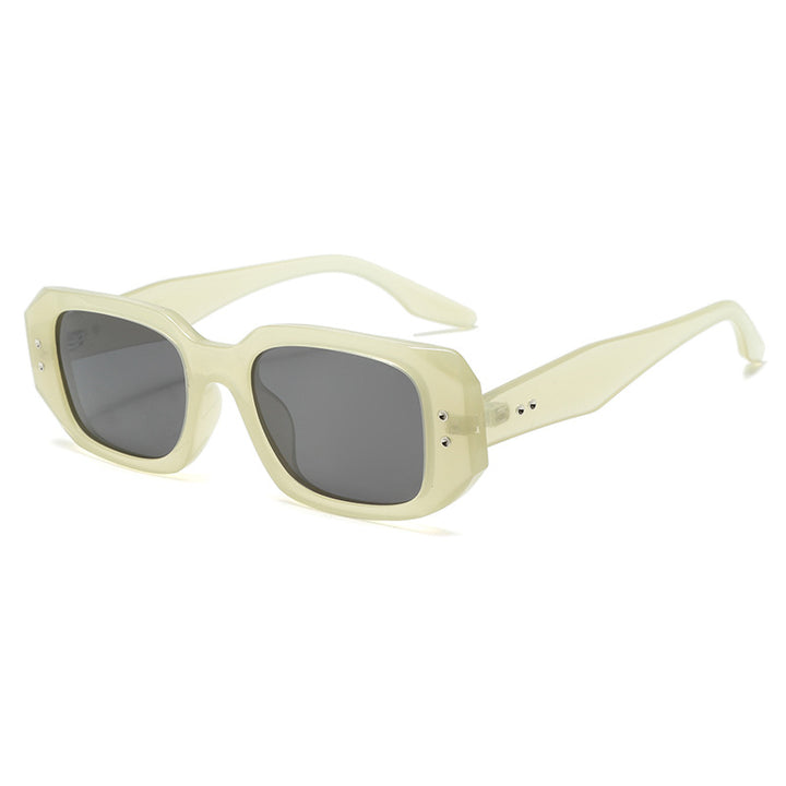 Dame moteriktig oversized solbrille med stilig ramme og UV-beskyttelse Skanto