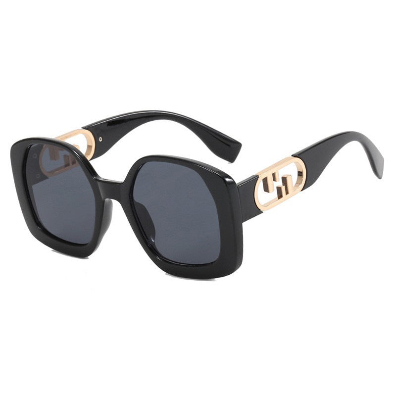 Dame oversized solbriller med ekstravagant geometrisk ramme og elegante detaljer Skanto