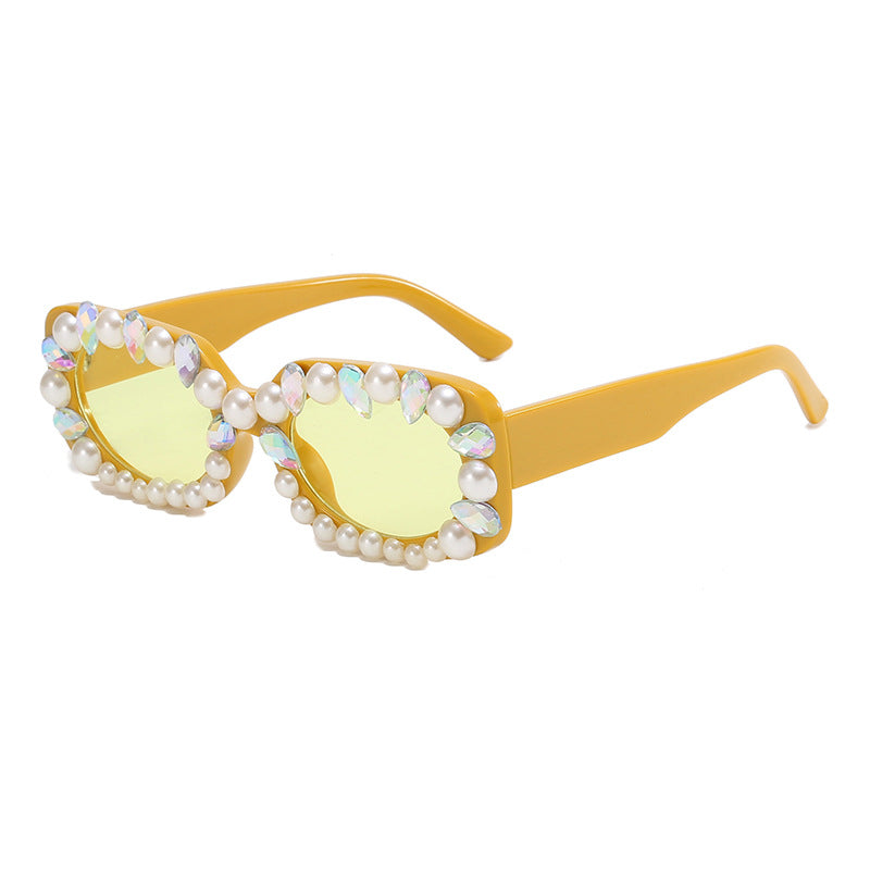 Damer elegant solbrille med perlepynt Skanto