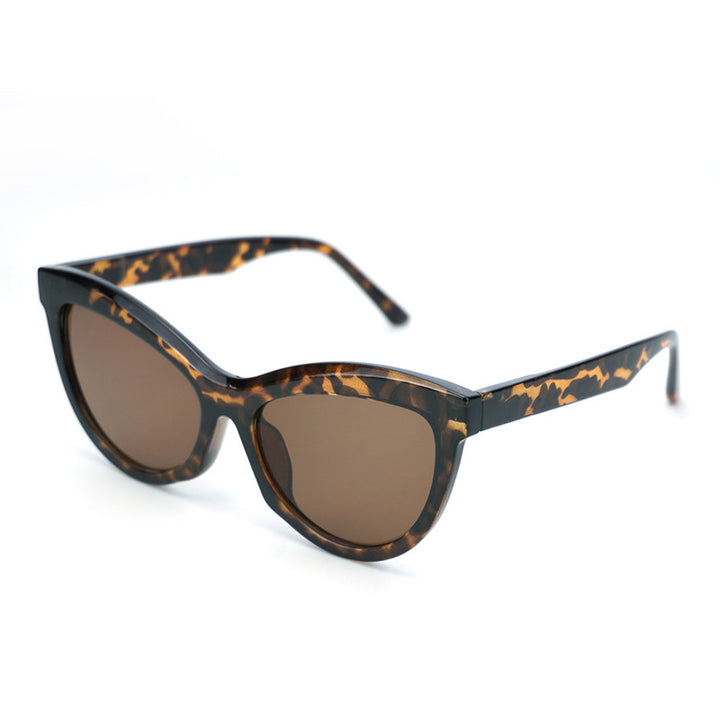 Damer Cat-Eye solbriller med moderne, konturert ramme Skanto