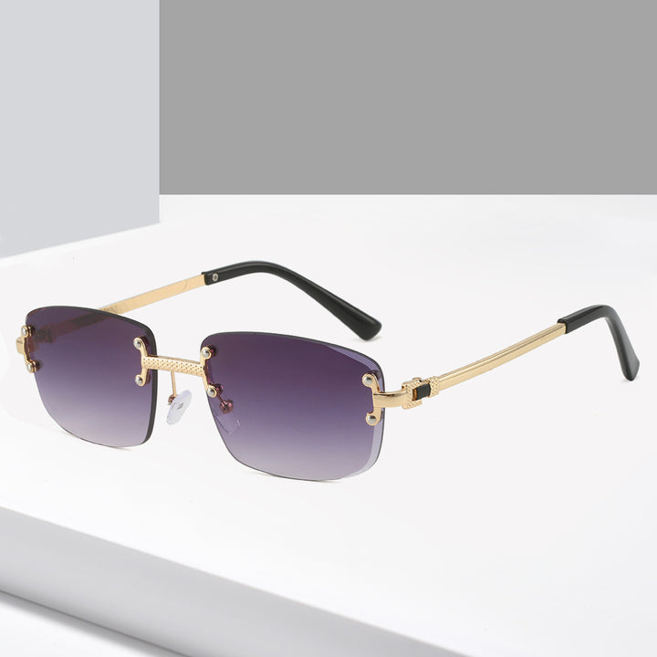 Dame moteriktig solbrille i innovativ design Skanto