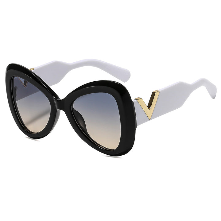 Dame cat-eye solbriller med luksuriøs ramme og speilende glass Skanto