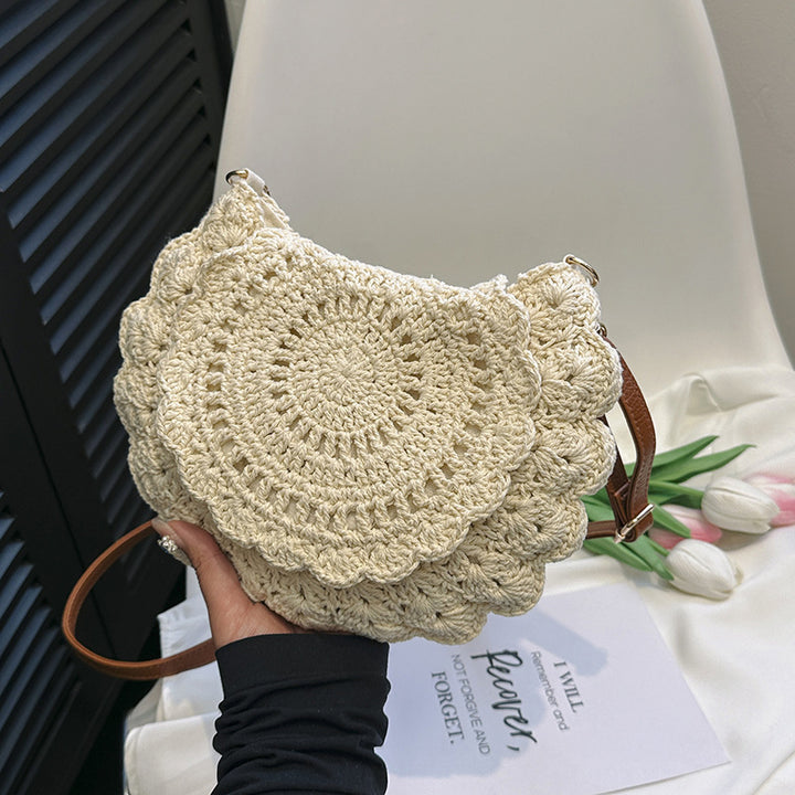 Håndlaget crossbody-veske med blomsterdesign Skanto