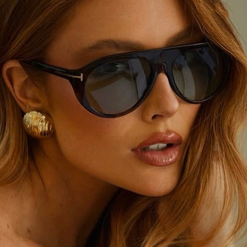 Damen Cat-Eye solbriller med beskyttende UV-filter og speilbelagte linser Skanto