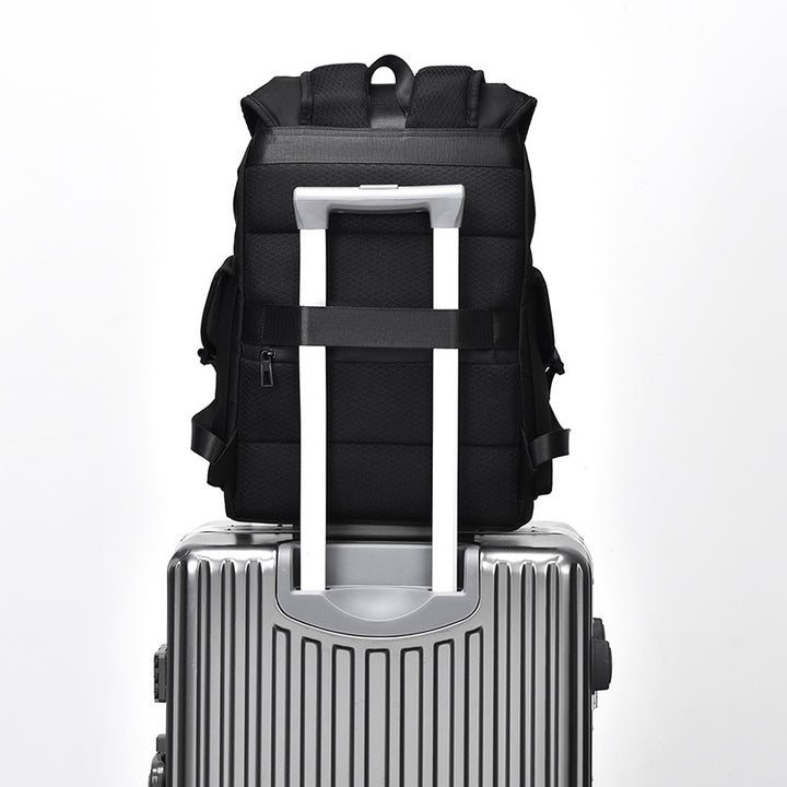 Backpack with large storage and many compartments Skanto