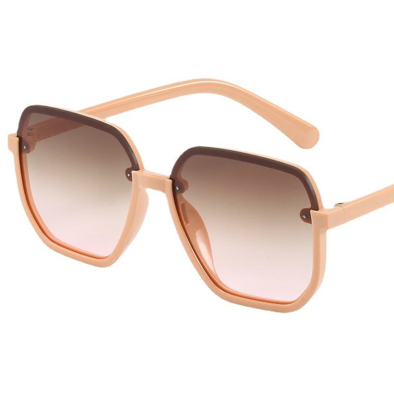 Dame geometrisk solbrille i moderne design Skanto