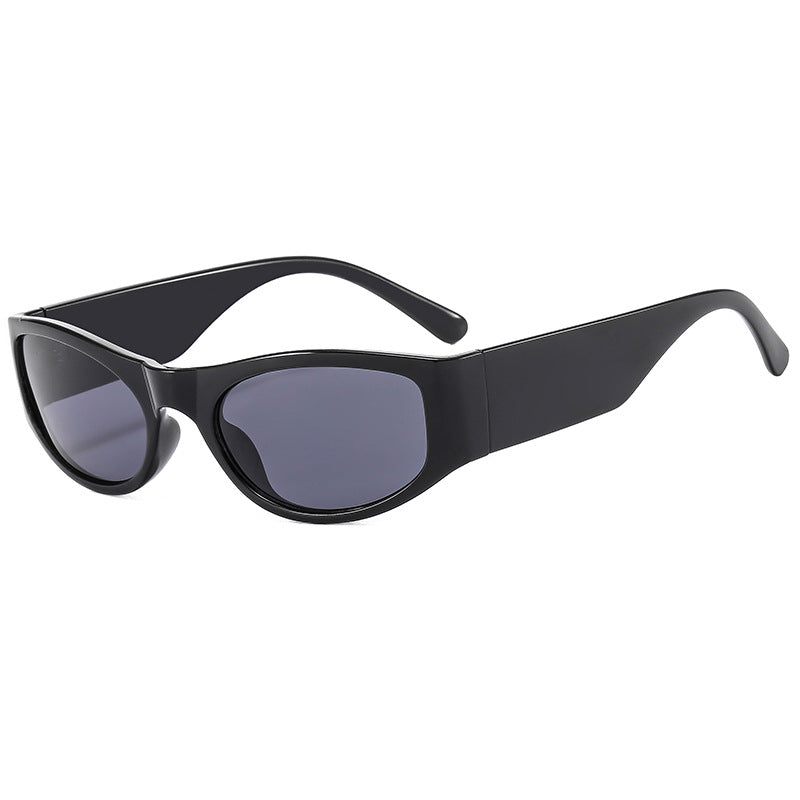 Dame solbrille i elegant retro-inspirert design Skanto