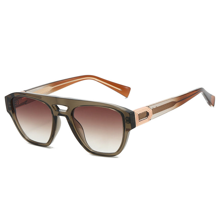 Dame Designer-solbrille med moderne, kantete ramme og gradient Skanto