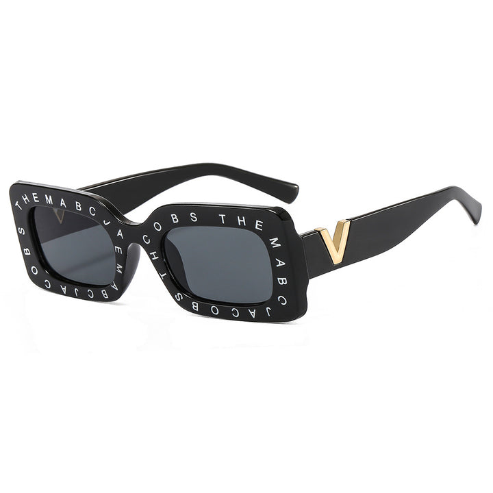 Dame Stilig oversized solbrille med unikt ramme Skanto