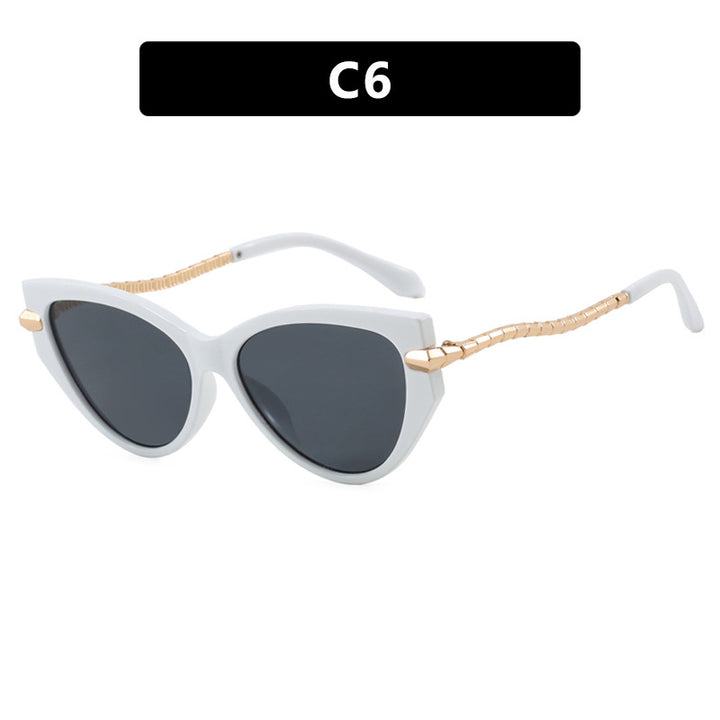 Dame Cat-Eye solbriller med elegant metallramme og stilige aksenter Skanto