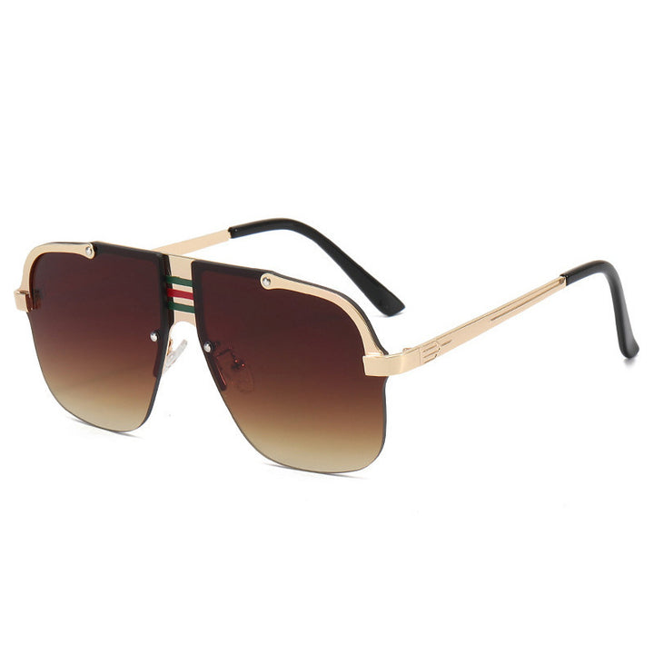 Dame Oversized solbriller med unike, gradient linser og markant metallramme Skanto