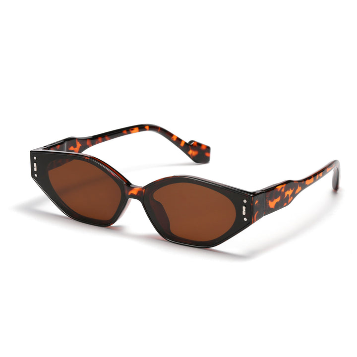 Dame geometrisk solbrille i futuristisk design Skanto