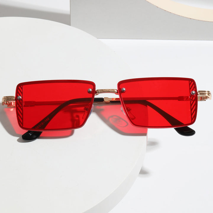 Dame Elegant kvadratisk solbrille med raffinerte rammedetaljer Skanto