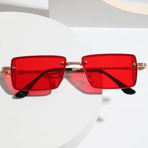 Dame Elegant kvadratisk solbrille med raffinerte rammedetaljer Skanto
