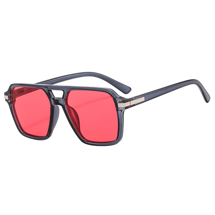 Dame(modern) firkantet solbrille med elegant metallwrap Skanto