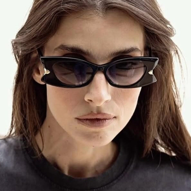 Dame Cat-Eye Solbrille med stilfull metalldetalj og UV-beskyttelse Skanto