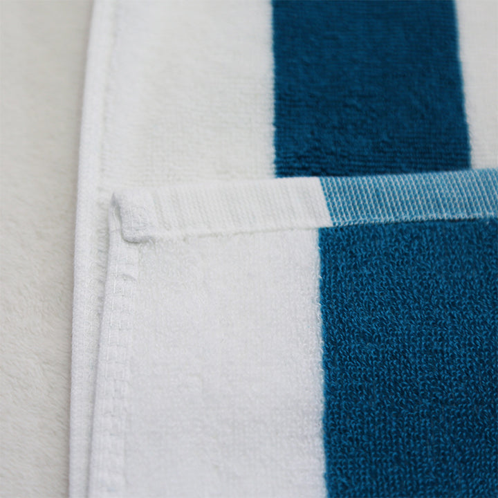 Strandhåndkle i elegant stripe mønster Skanto
