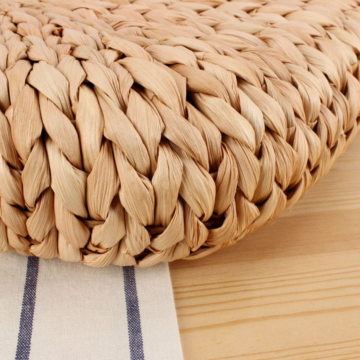 Handbag of handmade natural material with elegant round handle Skanto