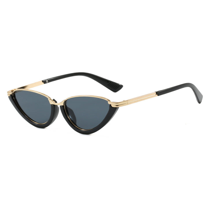 Dame futuristiske Cat-Eye solbriller med gyldne detaljer Skanto