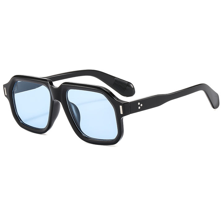 Damer elegant og stilfull solbrille i moderne design Skanto