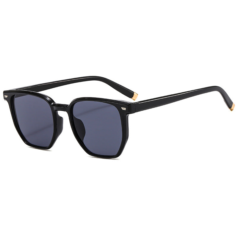 Dame moteriktig transparent solbrille i elegant hexagon-design Skanto