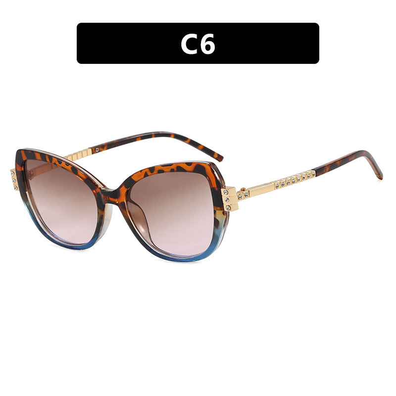 Dame oversized solbrille med beskyttende UV-filter og elegante aksenter Skanto