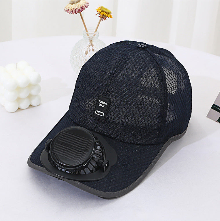 Ventilert baseball cap med integrert solfan i visiret og pustende nett Skanto