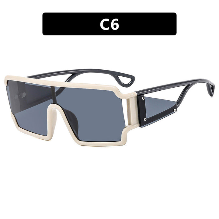 Dame moteriktig sports solbrille med futuristisk design Skanto