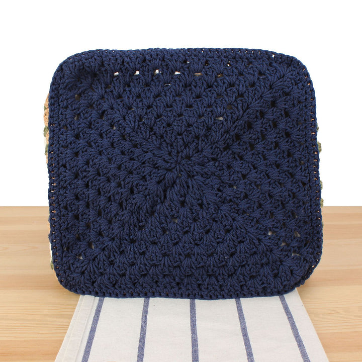 Handbag in the creative granny square design Skanto