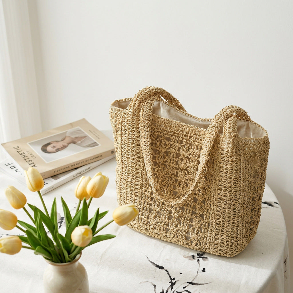 Håndveske i boho-stil laget av flettet naturmateriale Skanto