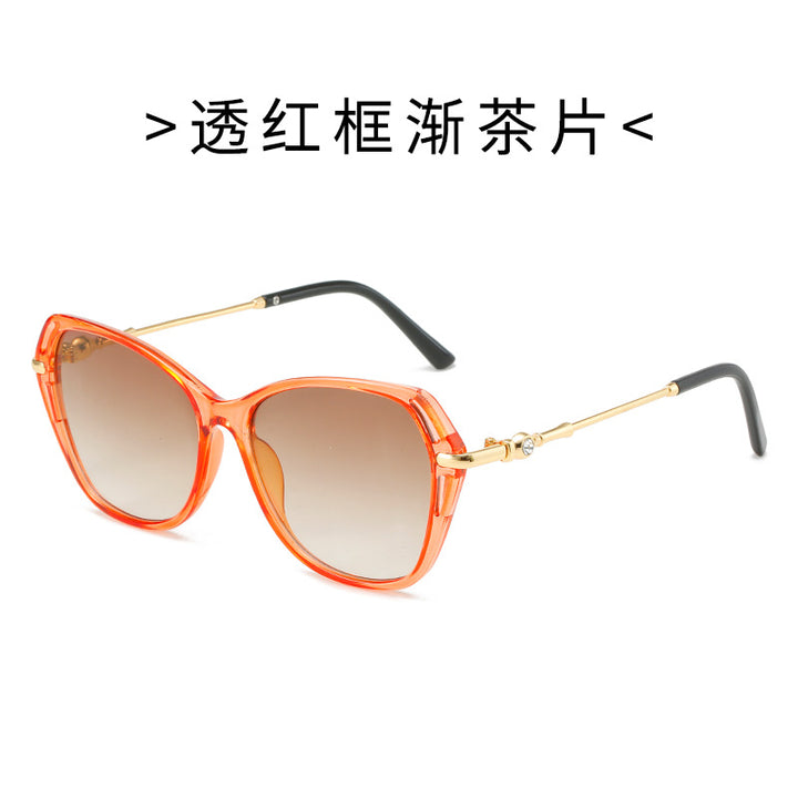 Dame moter Cat-Eye solbrille med elegant metallramme Skanto