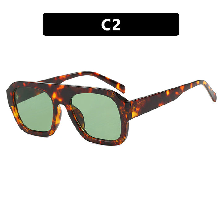 Dame moteriktig solbrille i beskyttende oversized-format Skanto