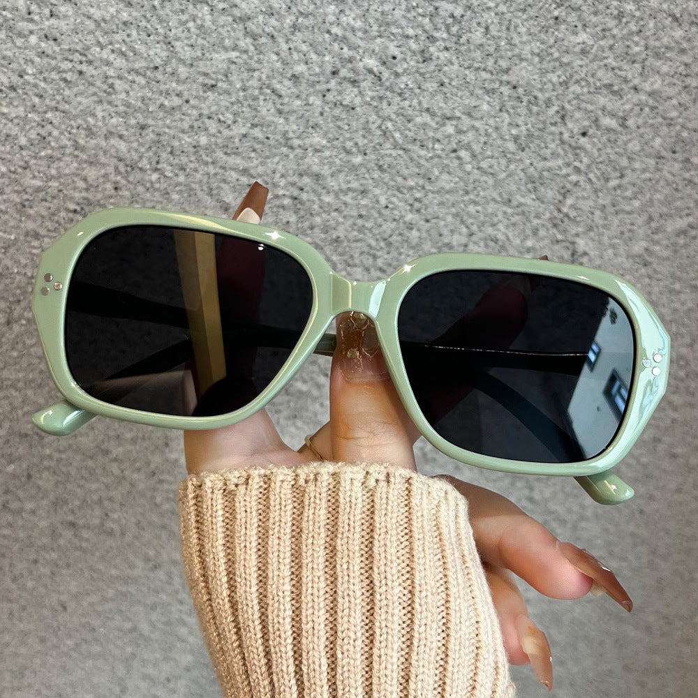 Dame moteriktig oversized solbrille i elegant design Skanto