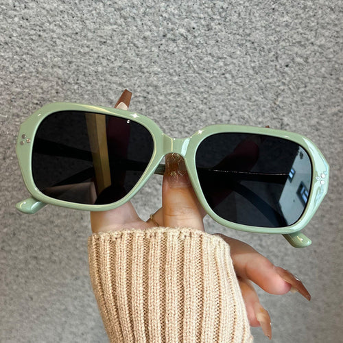 Dame moteriktig oversized solbrille i elegant design Skanto
