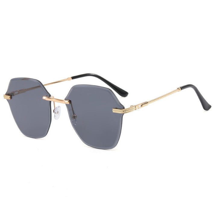 Dame moteriktige solbriller i luksuriøs åttekantet design Skanto