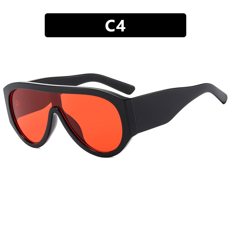 Dame moteriktig solbrille med bred glamourøs ramme og UV-beskyttelse Skanto