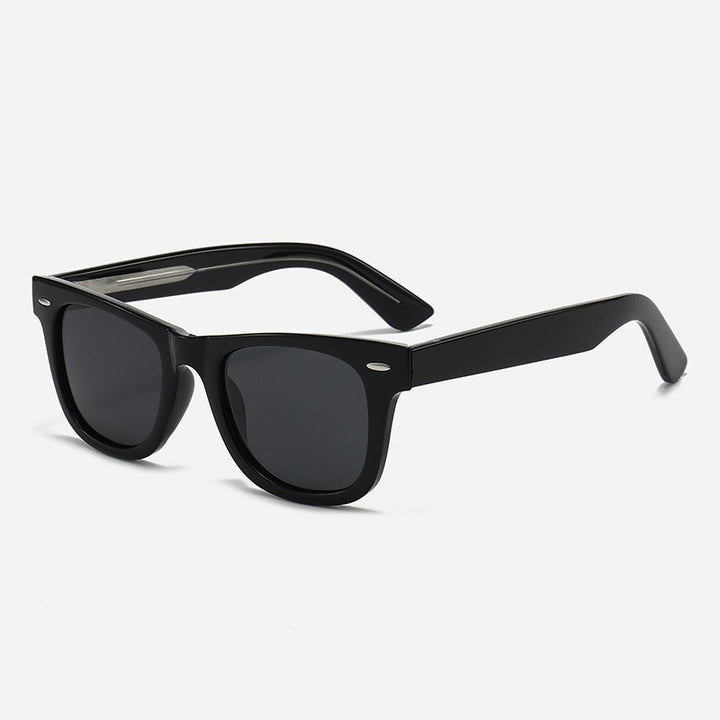 Dame klassisk solbrille med tidløst design Skanto