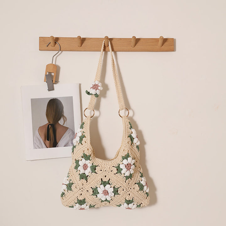 Håndlaget heklet veske i blomsterdesign Skanto