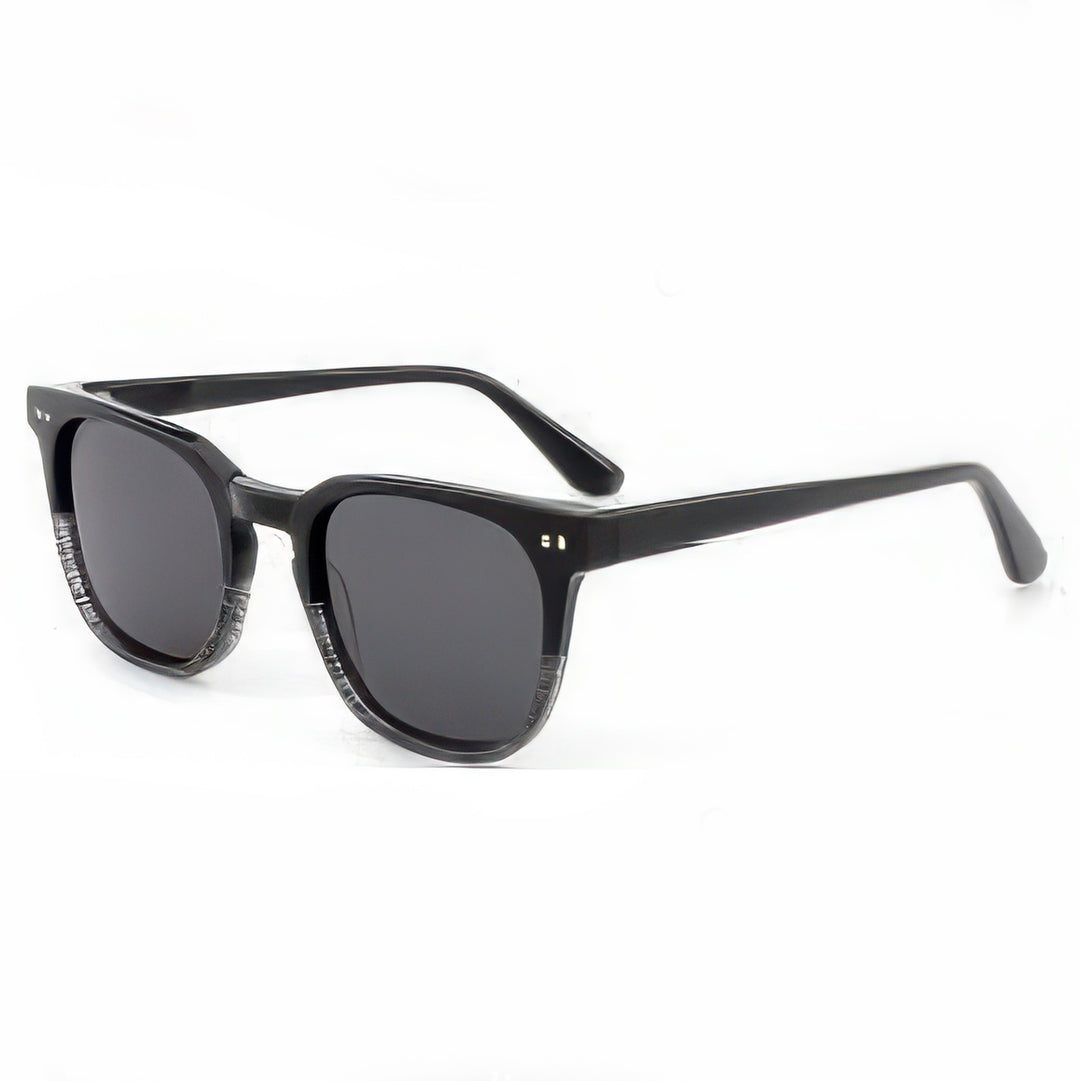 Dame solbrille i moderne, elegante design med høykvalitets plastikkinnramme Skanto