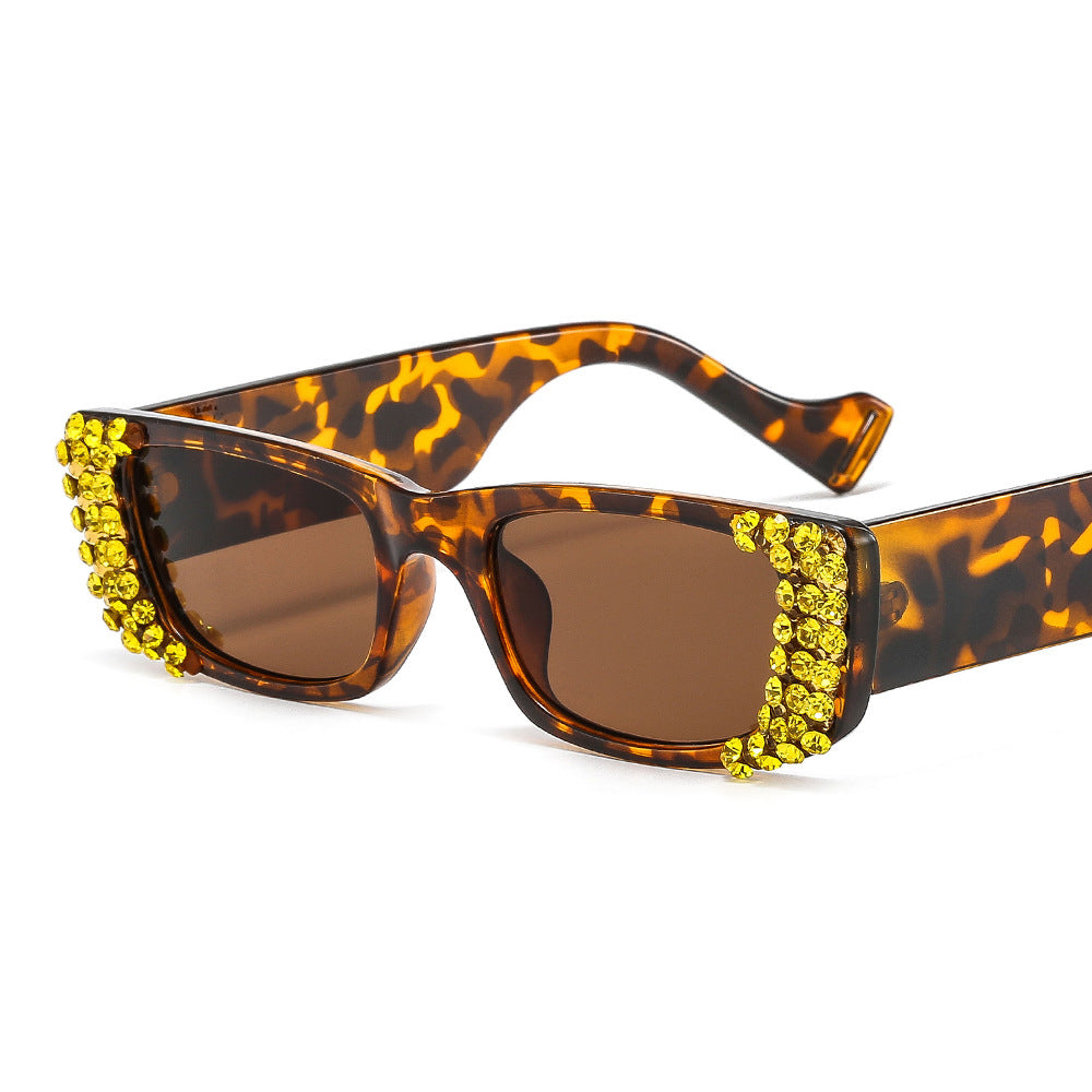 Dame ekstravagant smykkestein solbrille Skanto