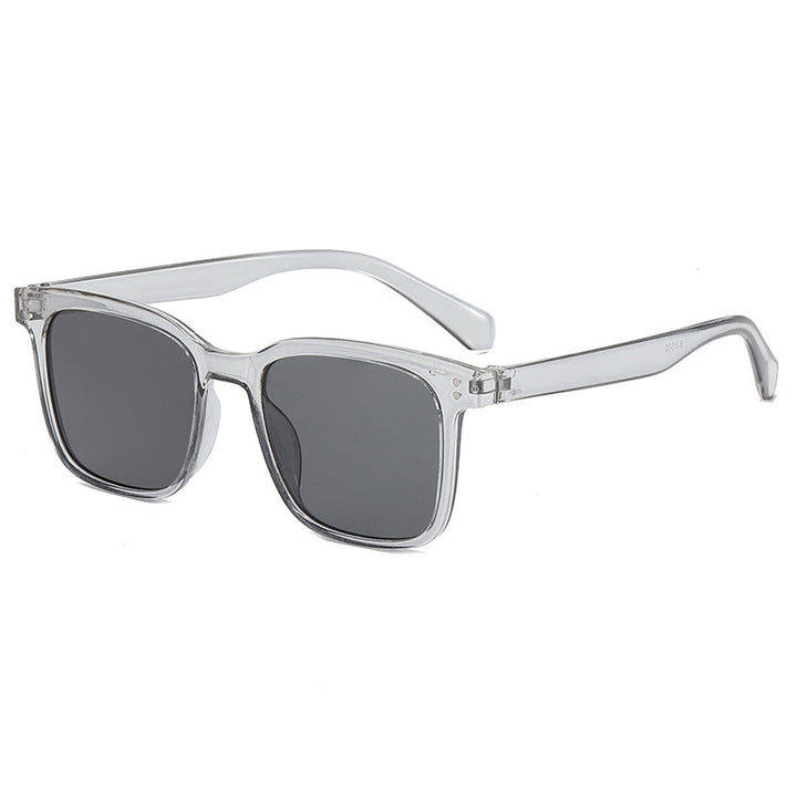 Dame moteriktig solbrille i moderne firkantet design Skanto